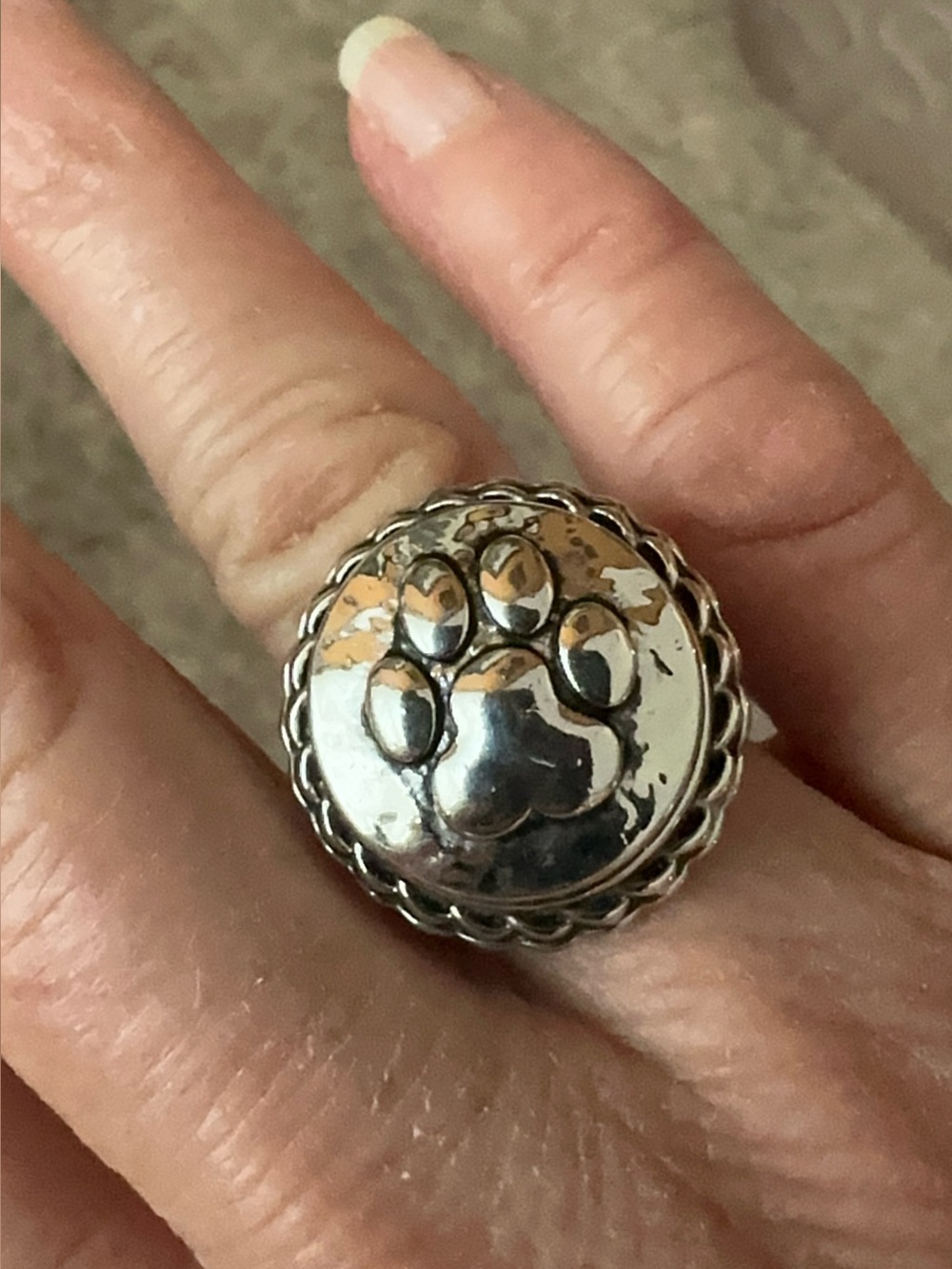 Manolia and Vine Snap Silver Women's Ring with one free snap!